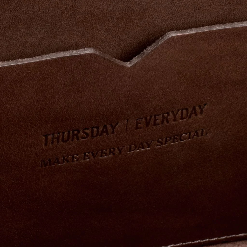 Everyday Tote | Old English (M) - Image 5