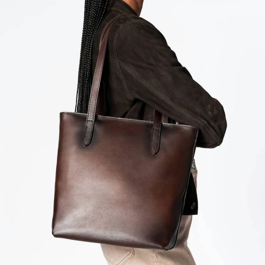 Everyday Tote | Old English (M) (Zipper) - Image 6